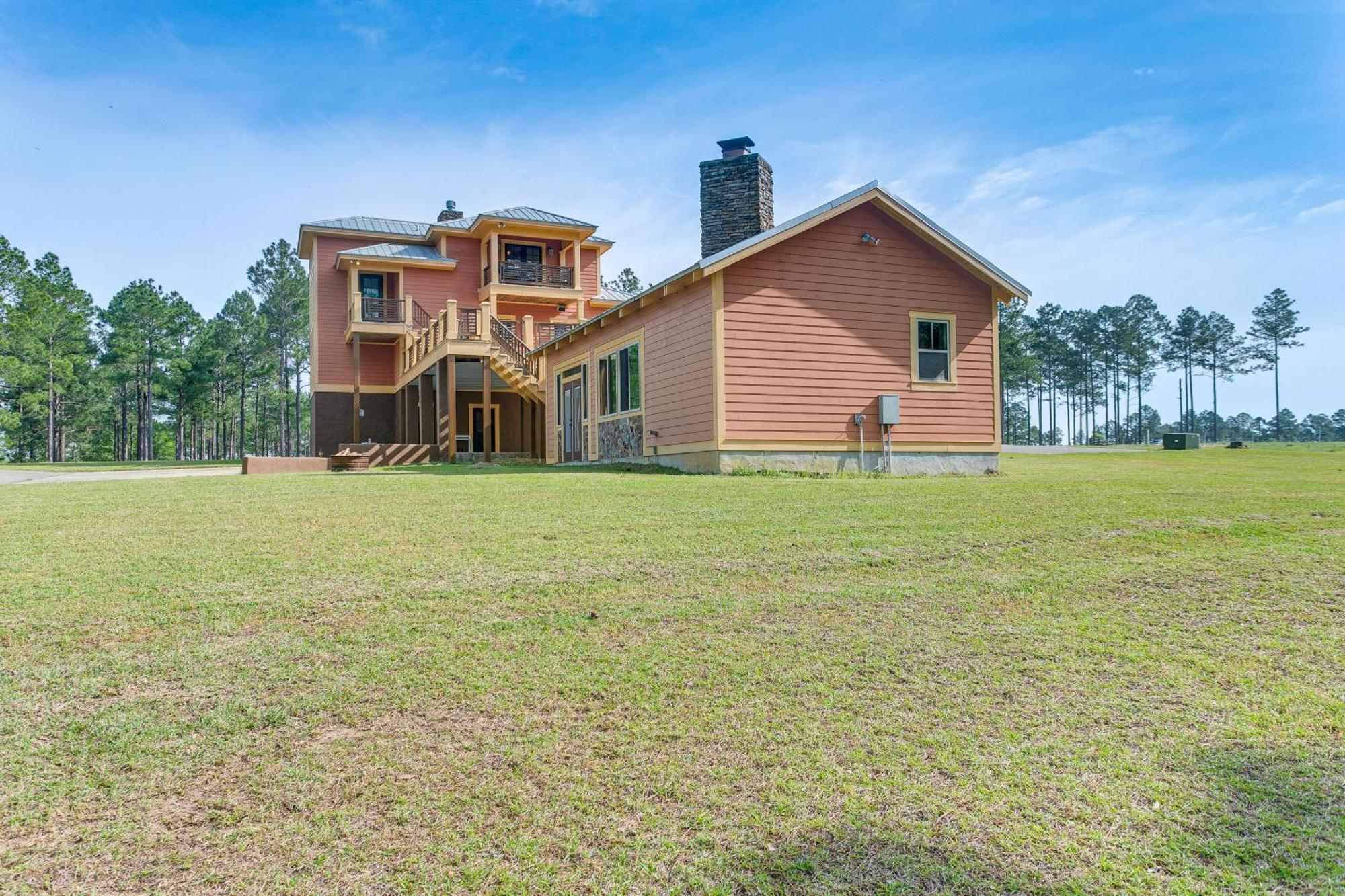 Secluded Home With Deck - Near Downtown Fitzgerald! Exterior foto